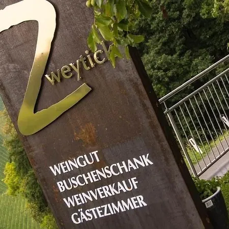 Zweytick Gaestezimmer Weingut Pensión Ratsch an der Weinstraße