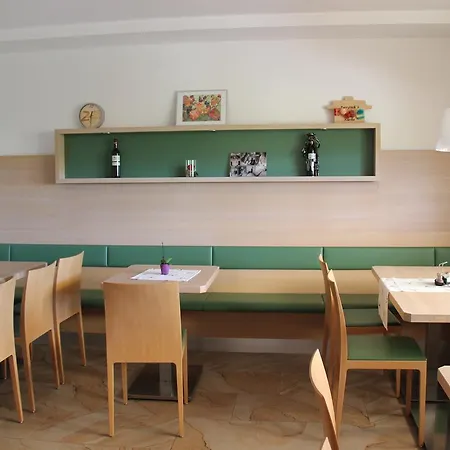 Zweytick Gaestezimmer Weingut Πανσιόν